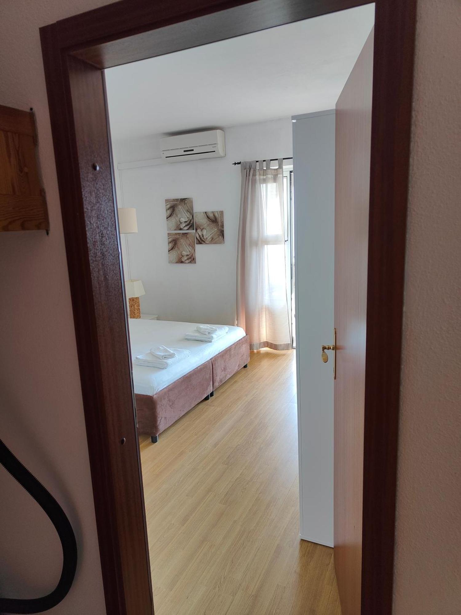 Panorama Apartment *